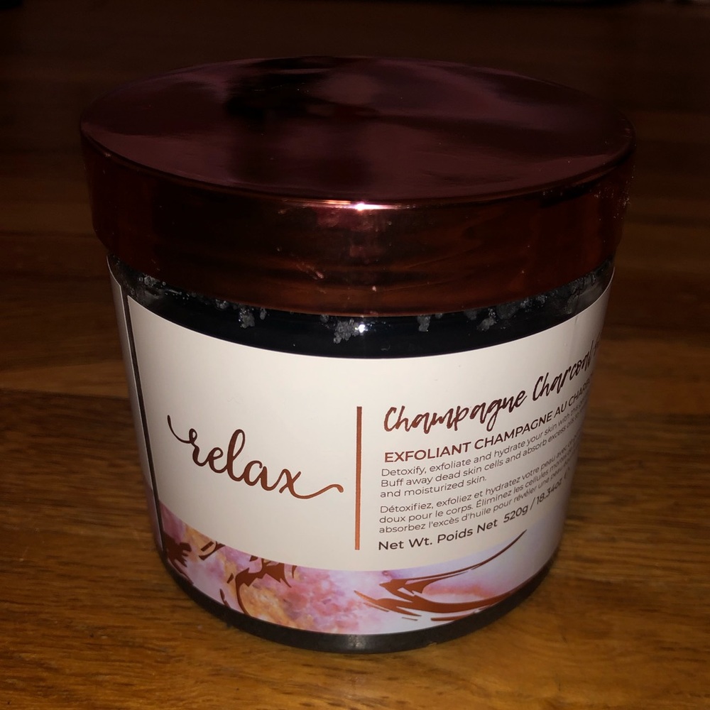 Champagne Charcoal Body Scrub - Manna Kadar
